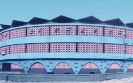 اتحاد نقابات عمال العاصمة عدن يحذر من بيانات غير قانونية ويؤكد أن ميرفت السلامي المخولة بالتحدث باسمه