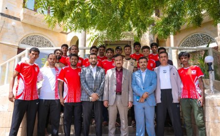 المحافظ بن الوزير يستقبل بعثة نادي شباب مرخة ويهنئها بالتأهل إلى دور الـ16 من كأس الجمهورية