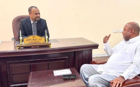 وكيل المحافظة باعلوي يبحث مع المدير العام للشباب والرياضة بساحل حضرموت تعزيز العمل الشبابي وتطوير القطاع الرياضي