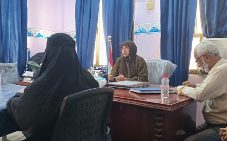 مدير تربية الشيخ عثمان تترأس اجتماعًا لتقييم العام الدراسي الماضي والاستعداد للعام الدراسي الجديد