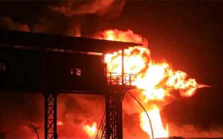تطور خطير.. مصدريؤكد ميناء الحديدة لم يتعرض للقصف ويكشف بالتفاصيل أماكن القصف الجوي