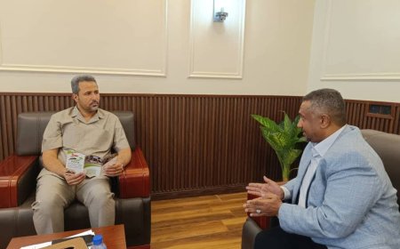 محافظ لحج يستعرض مع المدير التنفيذي لمؤسسةالتعاونيةاليمنيةللتنمية سبل تعزيز القطاعين الزراعي والاقتصادي