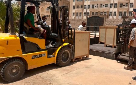 وصول أكبر شاشة عملاقة إلى ملعب سيئون الأولمبي ضمن مشروع تطوير شامل بتمويل من مؤسسة الناصر للتنمية