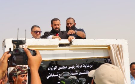 محافظ أبين يضع حجر الأساس لوحدات الجوار السكنية ويعلن بدء تمكين المواطنين من أراضيهم