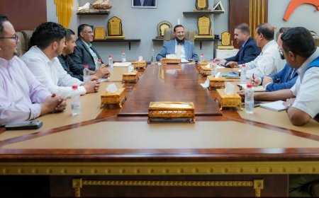 محافظ العاصمة عدن يناقش مع مسؤولي برنامج الأمم المتحدة للمستوطنات البشرية المرحلة الثانية من مشروع إعادة تأهيل المنازل المتضررة من الحرب