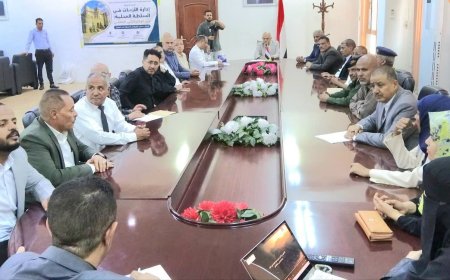 محافظ تعز يؤكد أهمية مشروع تعزيز الحكم المحلي في تطوير الحوكمة وإدارة الأزمات