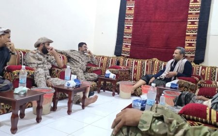 عقب اجتماعهم بقيادة المنطقة العسكرية الرابعة، محافظ لحج يستضيف قيادة المنطقة ومحاور القوات المسلحة