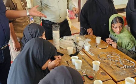 برعاية مدير عام البريقة " أحمد الداؤودي".. تربية البريقة تدشن المخيم الصيفي للرسم والدعم النفسي بمدرسة الجواهري ومجمع الشعب