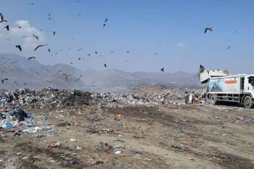 تعز..كارثة بيئية تهدد سكان عقاقة فيها.. مطالبات عاجلة بوقف حرق النفايات وإنشاء مصنع لإعادة التدوير