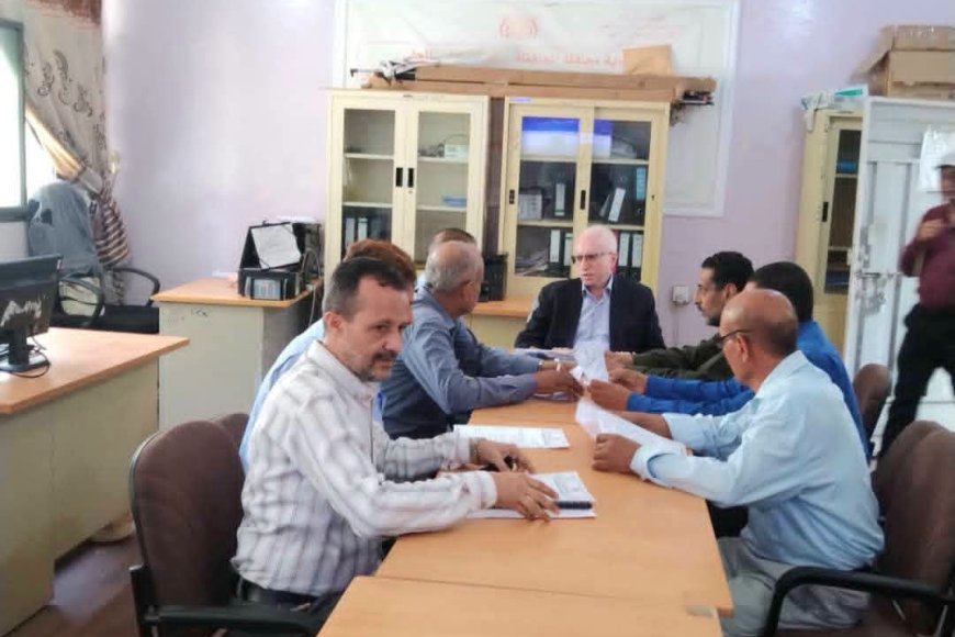 وكيل محافظة تعز يناقش واقع التعليم الفني والتدريب المهني واحتياجاته بالمحافظة