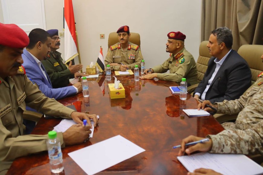 وزير الدفاع يترأس اجتماعا للجنة الأمنية العليا في عدن&nbsp;