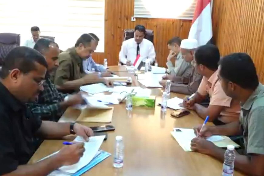 لجنة المناقصات بوادي حضرموت تحيل عدد من المشاريع الى اللجنة الفنية وترسي مشاريع اخرى .