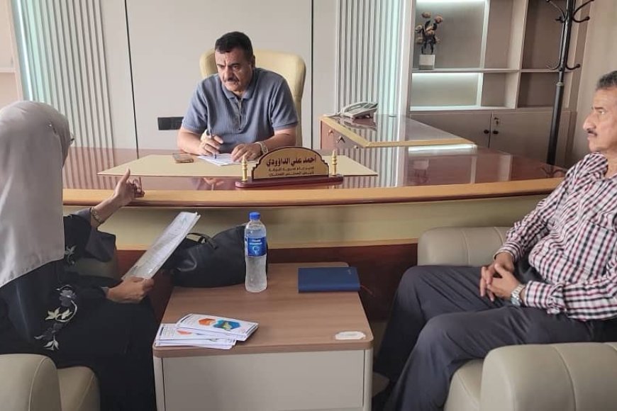 خلال لقائه وفد مركز رؤى للدراسات الاستيراتيجية..مدير عام البريقة يناقش تفعيل إدارة محمية العزيزي وتعزيز حمايتها