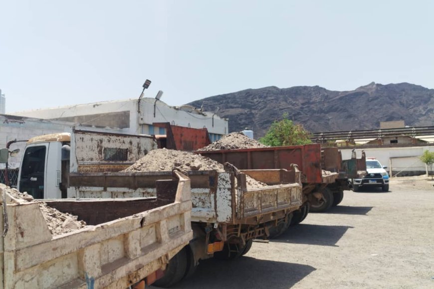 بعد سنوات من البسط عليها.. مدير عام البريقة بعدن يستعيد المحاجر إلى الدولة ويشدد بمحاسبة المعتدين