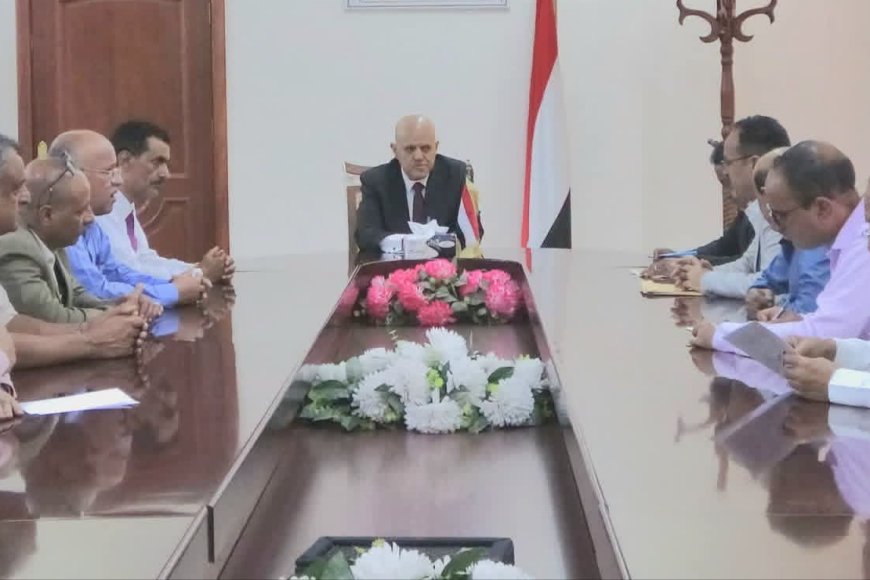 برئاسة المحافظ شمسان.. إقرار حملة ميدانية واسعة لمكافحة الكلاب الضالة في تعز.