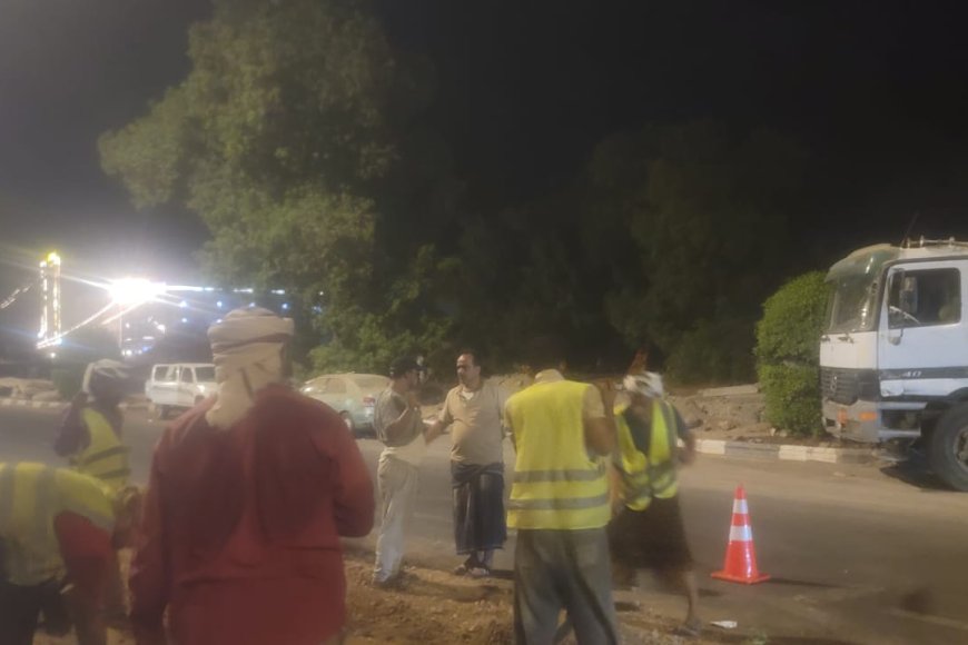 مدير عام خورمكسر يتابع أعمال السفلتة ومعالجة الحفريات في الشوارع الرئيسية بالمديرية