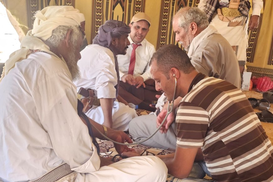 مدير عام مكتب الصحة العامة والسكان بمحافظة الجوف يطلع على تقديم الخدمات الصحية في مطارح الكرامة