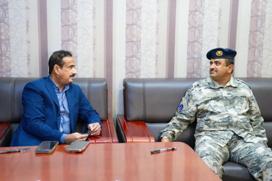 المحافظ بن الوزير يشدد على تعزيز جاهزية خفر السواحل لحماية السواحل والمنشآت الحيوية ودعم تأمين استئناف تصدير النفط