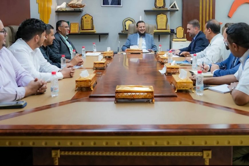 محافظ العاصمة عدن يناقش مع مسؤولي برنامج الأمم المتحدة للمستوطنات البشرية المرحلة الثانية من مشروع إعادة تأهيل المنازل المتضررة من الحرب