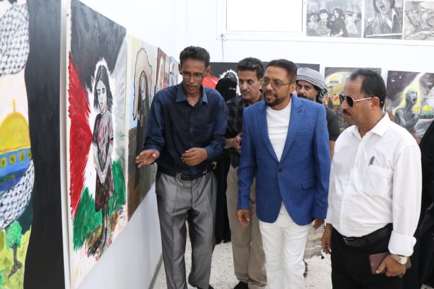 نائب وزير الثقافة يفتتح المعرض التشكيلي معاناة غزة &nbsp;