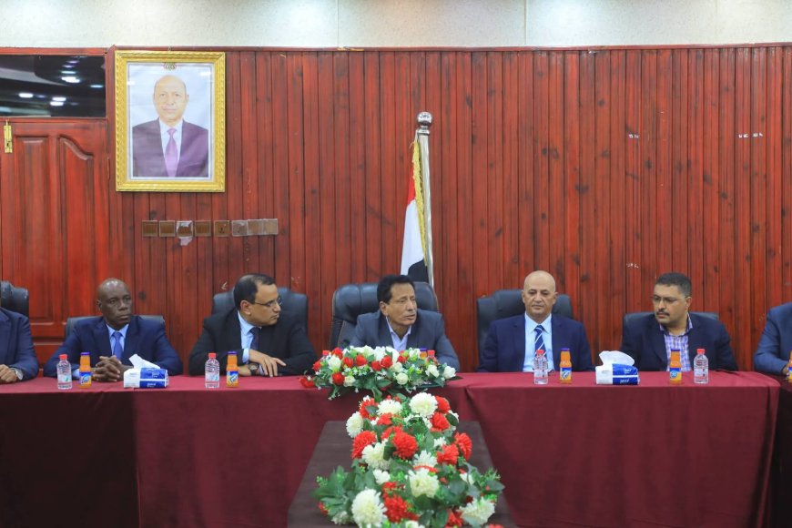محافظ المهرة يجتمع بوزيري الزراعة والمياه وممثل الفاو لبحث احتياجات المحافظة