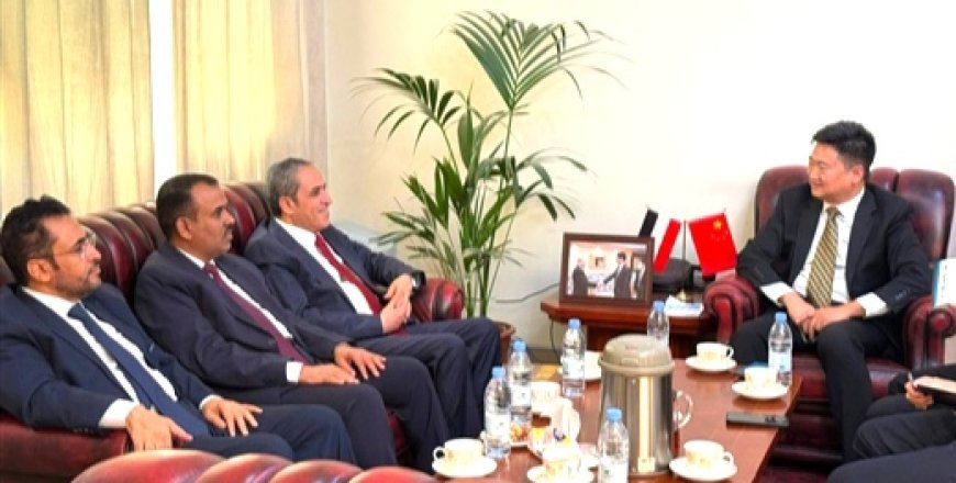 الهجري يبحث مع السفير الصيني المستجدات وتعزيز العلاقة بين الإصلاح والحزب الشيوعي