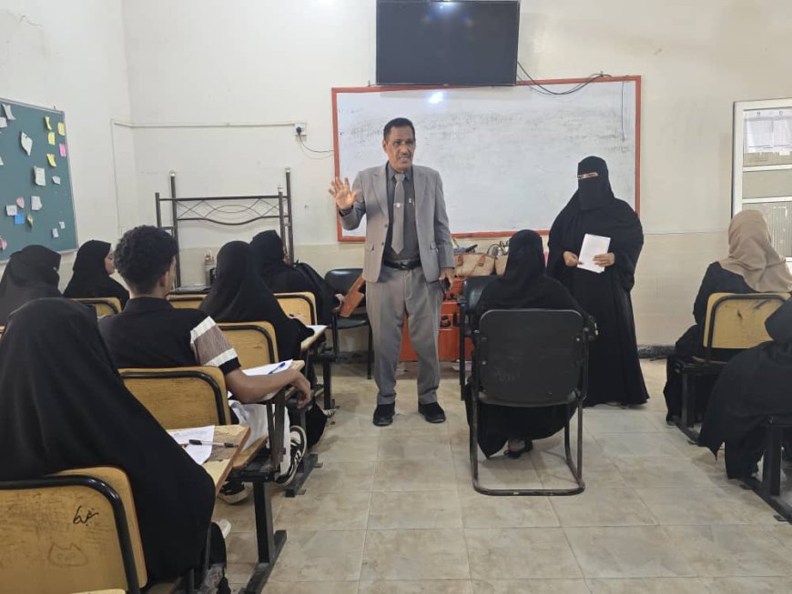 كلية اللغات بجامعة عدن تختتم امتحاناتها للفصل الثاني 