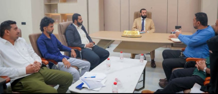 محافظ أبين يلتقي اللجنة التحضيرية للقمة الشبابية ويشدد على أهمية دعم وتمكين الشباب في مختلف المجالات