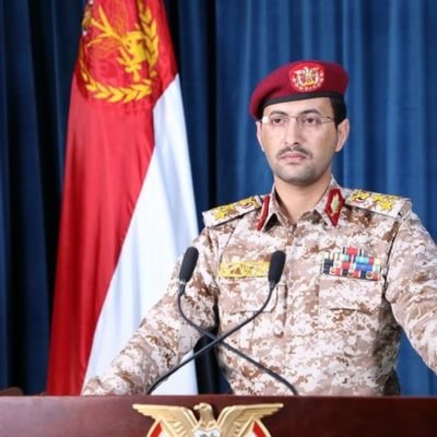 أول تعليق حوثي على استهداف مطار صنعاء بغارات جوية