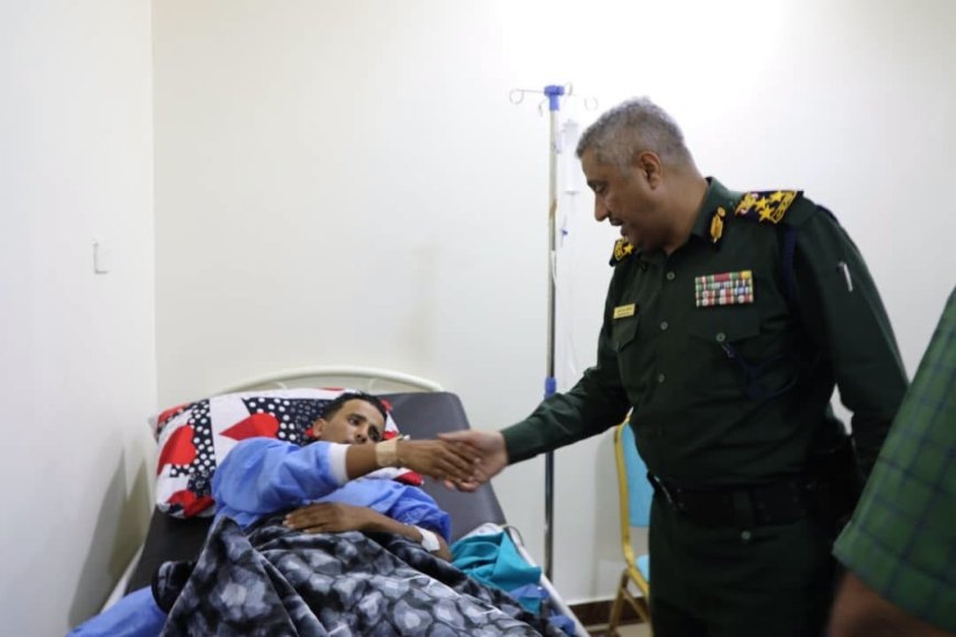 العميد الجابري يطمئن على صحة الأخ مبارك العكبري في مستشفى العرب