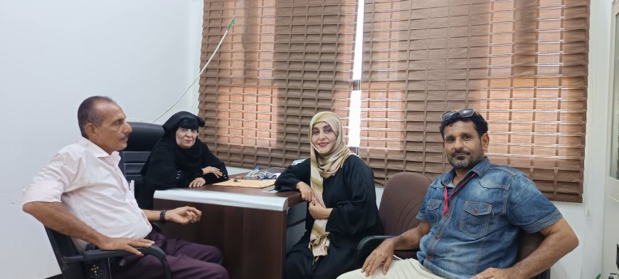 المديرة العامة لمكتب الثقافة بعدن تطلع على سير العمل في مكتب الثقافة بمديرية خورمكسر 