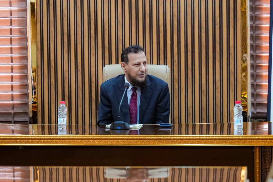 المحافظ شيخ يوجّه برفع الجاهزية لمواجهة منخفض أغسطس ويشدد على تعزيز الرقابة على الأسواق وتحسين الخدمات في العاصمة المؤقتة عدن