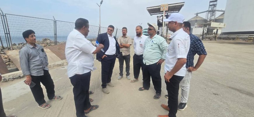 مدير عام شركة النفط بساحل حضرموت ينفذ نزولاً ميدانياً لمنشآت خلف ويقرّ حزمة إجراءات لرفع كفاءة العمل وتعزيز البنية التحتية.