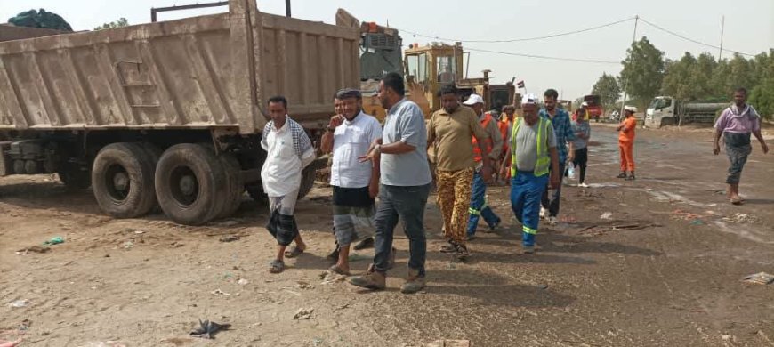 المدير التنفيذي لصندوق النظافة بعدن يتفقد ميزان ومقلب بئر النعامة ويطلع على سير العمل والمعوقات
