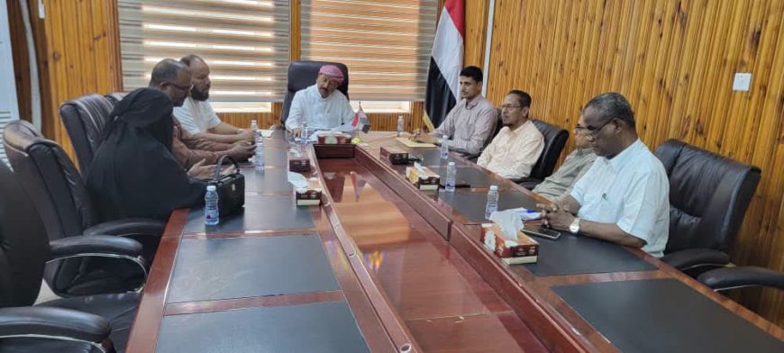 الوكيل باربّاع يطلع على نشاط إتحاد منظمات المجتمع المدني بوادي وصحراء حضرموت .