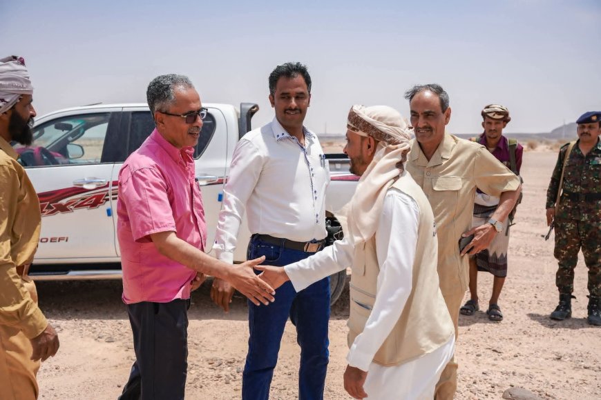 الأمين العام يضع حجر الأساس لمشروع قرية الخيريين (16) بمدينة عتق بدعم من الإشقاء في الكويت 