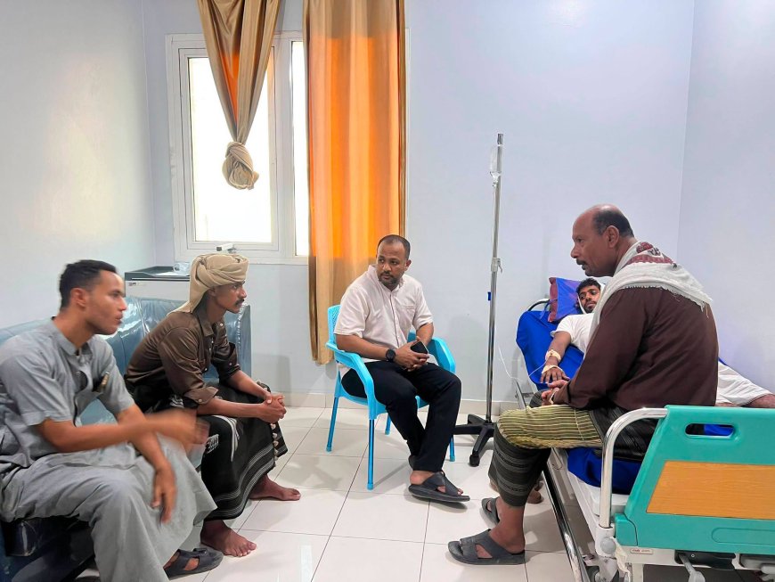 بتوجيهات الخنبشي.. الوكيل المساعد باعلوي يطمئن على المواطن محمد بن خميس ويدين الاعتداء عليه ويشيد بإجراءات ملاحقة الجناة في أبين