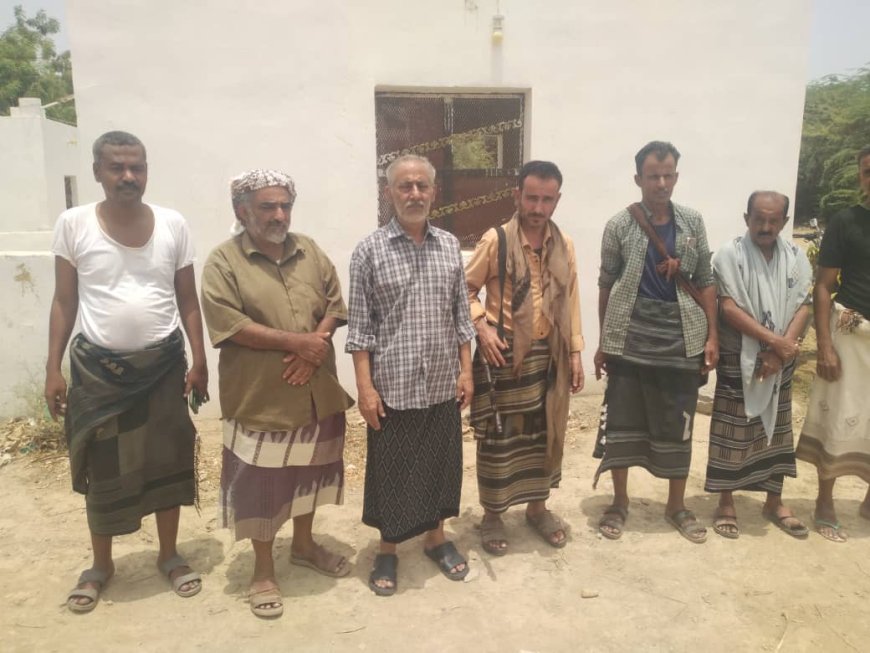 رئيس مجلس إدارة النخيل بمعية عدد من رجال الأعمال في زيارة تفقدية لمدينة النخيل بمنطقة العلم بساحل أبين 