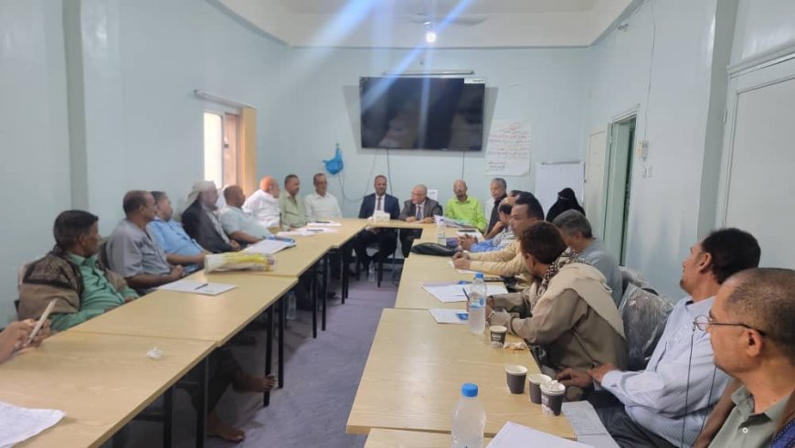 مجلس فرع نقابة المعلمين اليمنيين بمحافظة تعز يعقد دورته الاعتيادية ويؤكد مواصلة الدفاع عن حقوق المعلمين وتعزيز العمل النقابي