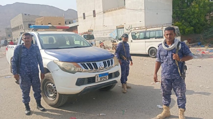 أمن حجر يضبط مواد غذائية منتهية الصلاحية في سوق خريف حجر السنوي الثالث