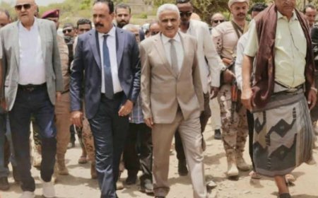 وزير الأشغال ومحافظ تعز يدشنان مشروع صيانة وإعادة تأهيل طريق النشمة – حوبان قدس