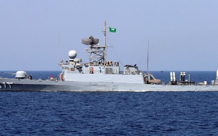 السعودية تغير مسارات سفنها تجنبا لمرورها بباب المندب ..تفاصيل