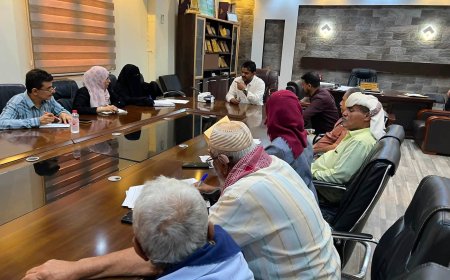مدير عام الشيخ عثمان يترأس جلسة فتح مناقصة مشروع تركيب منظومة طاقة شمسية لشرطة الشيخ عثمان