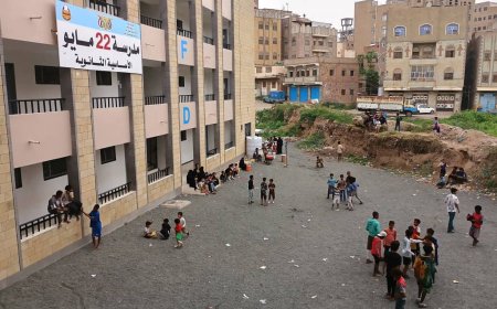 رفض واسع لتحويل مدرسة 22 مايو إلى كلية مجتمع.. أولياء الأمور يشكلون لجنة لمخاطبة السلطات في تعز