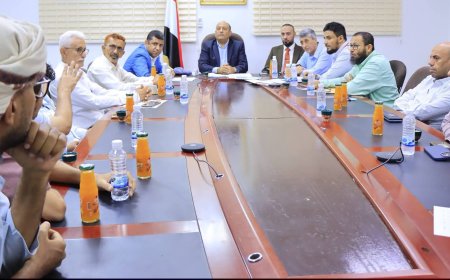 نائب وزير الصناعة والتجارة يناقش مع كبار مستوردي السكر البرازيلي إجراءات فحص علامة (UB) ويؤكد سلامة بقية المنتجات المتداولة في الأسواق