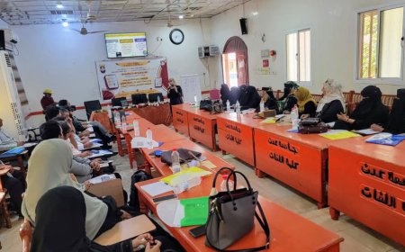 كلية اللغات بجامعة عدن تدشن ورشة تطوير البرامج الأكاديمية وفق معايير الاعتماد