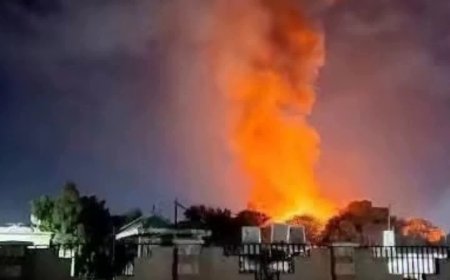 ماذا يحدث في صنعاء؟ دوي انفجار قوي وغموض رسمي