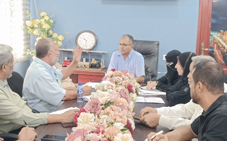 مدير عام المعلا يترأس لقاءً تنفيذيًا لمتابعة أولويات العمل وتعزيز التنسيق الخدمي