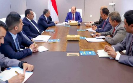 رئيس الوزراء يترأس اجتماعاً مشتركاً لقيادتي الصناعة والتجارة والمالية لتعزيز التكامل المؤسسي وتسهيل الأنشطة التجارية