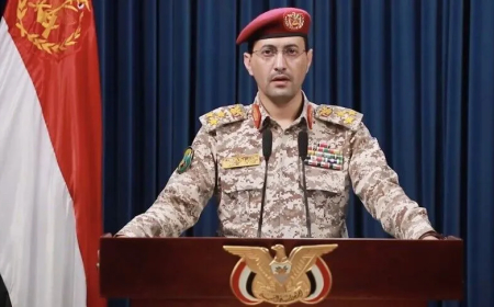 يحى سريع : " طائرة مسيرة هاجمت مطار نجران " .. تفاصيل